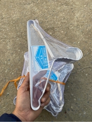 Móc nhôm trẻ nhỡ