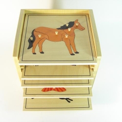 Kệ đựng bộ ghép hình 5 con vật – 5 Zoology puzzle & cabinet