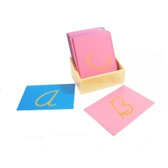 Bộ chữ cái viết hoa dạng cách điệu in nhám – Sandpaper Letters, Capital Case Cursive, with Box (Both Hand)