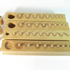 Bộ hình trụ có núm cao cấp làm từ gỗ sồi – 10 lỗ tròn (Premium beechwood knobbed cylinders)