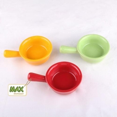 Ấm có tay cầm màu vàng