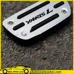 Bộ ốp chân phanh, chân ga xe Toyota Yaris