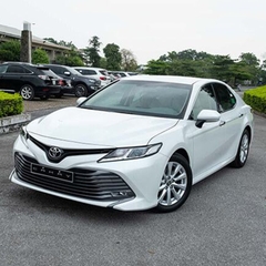 Toyota Camry 2022 mới nhất