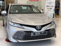 Toyota Camry 2022 mới nhất