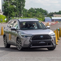 Toyota Cross 2022 mới nhất