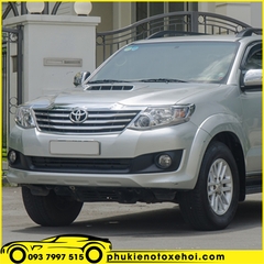 Hốc hút gió nắp capo xe Toyota Fortuner