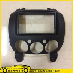 Mặt dưỡng xe Mazda 2