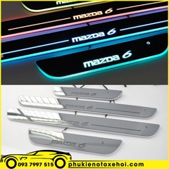 Nẹp bước chân ngoài có đèn xe Mazda 6