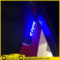 Nẹp bước chân ngoài có đèn xe Honda Civic