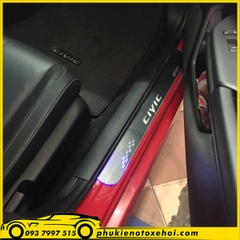 Nẹp bước chân ngoài có đèn xe Honda Civic