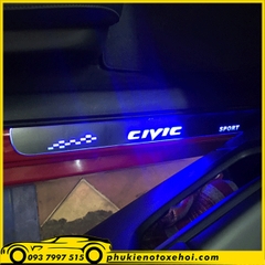 Nẹp bước chân ngoài có đèn xe Honda Civic