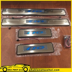 Nẹp bước chân ngoài có đèn xe Hyundai I10