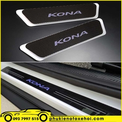 Nẹp bước chân ngoài có đèn xe Hyundai Kona