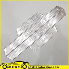 Nẹp bước chân ngoài không đèn xe Kia Soluto