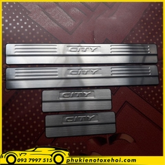 Nẹp bước chân ngoài không đèn xe Honda City