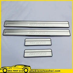 Nẹp bước chân ngoài không đèn xe Honda Civic