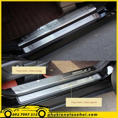 Nẹp bước chân ngoài không đèn xe Honda CRV