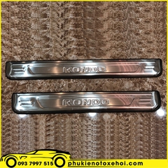 Nẹp bước chân ngoài không đèn xe Kia Rondo