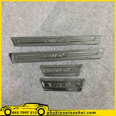 Nẹp bước chân ngoài không đèn xe Toyota Vios