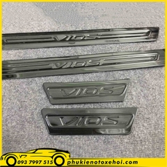 Nẹp bước chân ngoài không đèn xe Toyota Vios