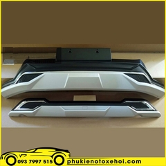 Ốp cản trước xe Toyota Innova