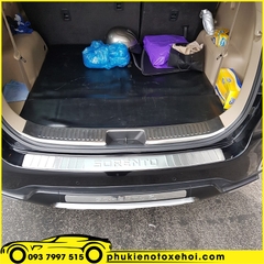Ốp chống trầy cốp sau xe Kia Sorento