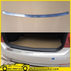 Ốp ngoài chống trầy cốp sau xe Hyundai I10