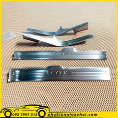 Ốp nẹp bước chân trong xe Honda City