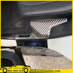 Ốp nẹp bước chân trong xe Honda CRV
