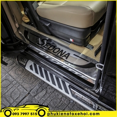 Nẹp bước chân ngoài không đèn xe Kia Sedona