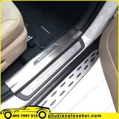 Ốp nẹp bước chân trong xe Kia Sorento