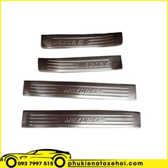 Ốp nẹp bước chân trong xe Mazda 6