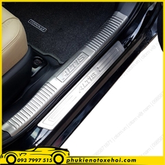 Ốp nẹp bước chân trong xe Toyota Altis
