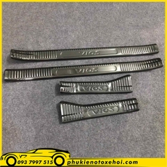 Ốp nẹp bước chân trong xe Toyota Vios