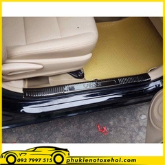 Ốp nẹp bước chân trong xe Toyota Vios