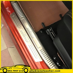 Ốp nẹp bước chân trong xe Toyota Wigo