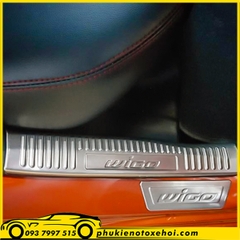 Ốp nẹp bước chân trong xe Toyota Wigo