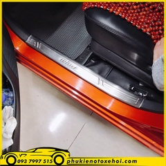 Ốp nẹp bước chân trong xe Toyota Wigo