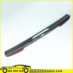Ốp ngoài chống trầy cốp sau xe Toyota Innova