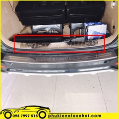 Ốp trong chống trầy cốp sau xe Kia Sedona
