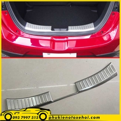 Ốp trong chống trầy cốp sau xe Mazda 2