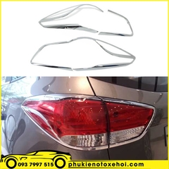 Ốp viền đèn hậu xe Kia Rondo