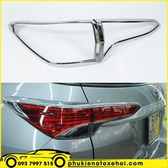 Ốp viền đèn hậu xe Toyota Fortuner