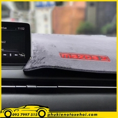 Thảm taplo xe Mazda 2