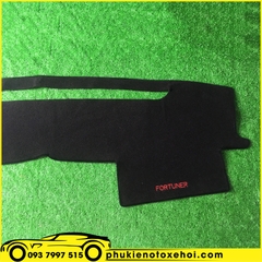Thảm taplo xe Toyota Fortuner