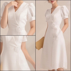 Đầm xòe đắp chéo cài hoa sang trọng MS380