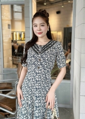 Đầm hoa form dài, cổ phối ren đính nẹp đính nút, tay hơi phồng - GR0291