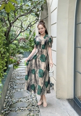 Đầm maxi họa tiết, form dài cổ sen, đính nút, tay phồng - GR0301