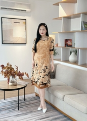 Đầm suông hoa tay hơi phồng đính nút, có túi - GR0305