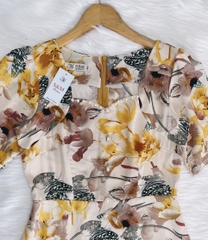 Đầm hoa form dài, cổ đính ngọc đính nút, tay phồng - GR0312